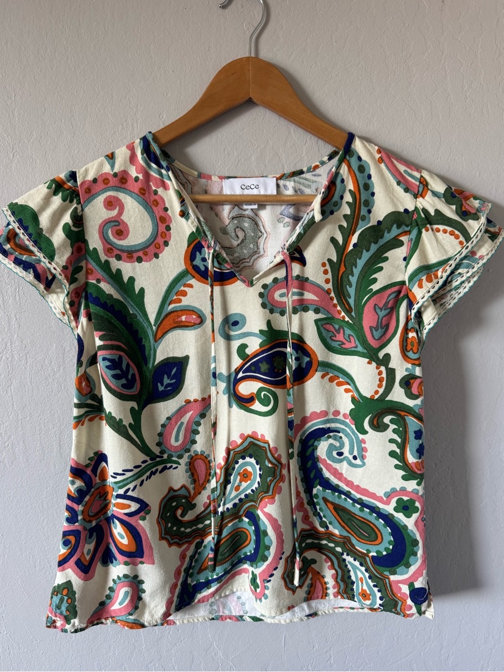 CeCe Cream Paisley Print Tie-Front Linen Blend Flutter Sleeve Blouse Small
